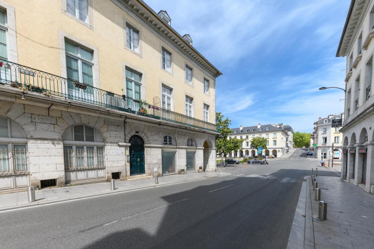 Pau: Superbe Appartement Climatise/Coeur De Ville Zewnętrze zdjęcie